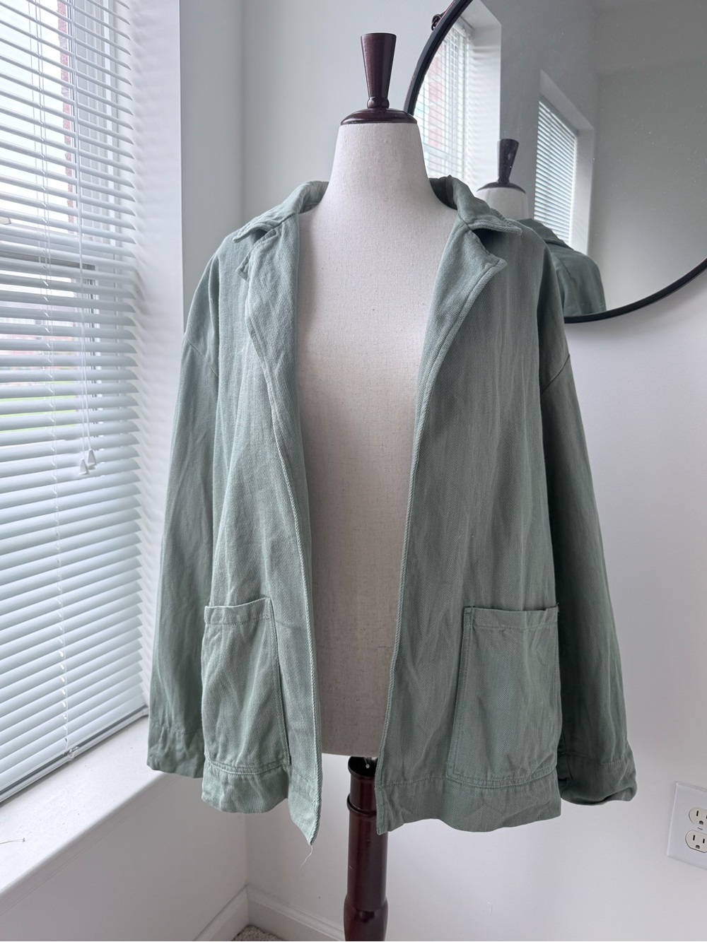 Zara Sage Green Utility Denim Jacket with Front Pockets - Picture 5 of 10